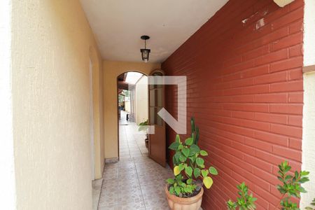 Corredor Lateral de casa à venda com 3 quartos, 288m² em Jardim Sonia, São Paulo