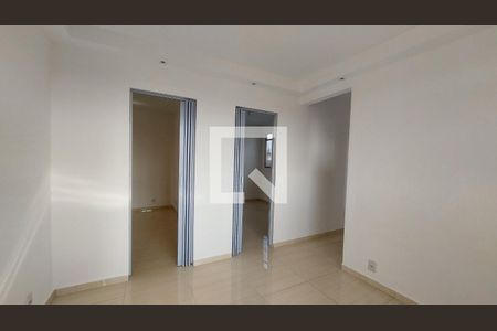 Sala de apartamento para alugar com 2 quartos, 65m² em Vila Emil, Mesquita