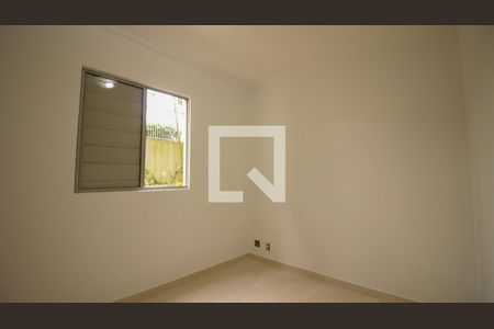 Quarto 2 de apartamento para alugar com 2 quartos, 46m² em Jardim Santa Teresinha, São Paulo