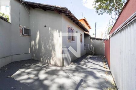 Garagem de casa à venda com 3 quartos, 80m² em Santa Amelia, Belo Horizonte