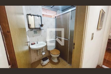 Banheiro de apartamento para alugar com 2 quartos, 70m² em Conjunto Residencial Novo Pacaembu, São Paulo