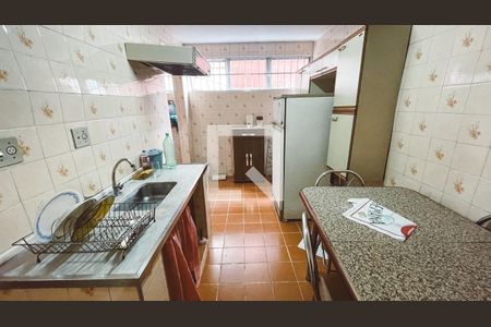 Cozinha de apartamento para alugar com 2 quartos, 70m² em Conjunto Residencial Novo Pacaembu, São Paulo