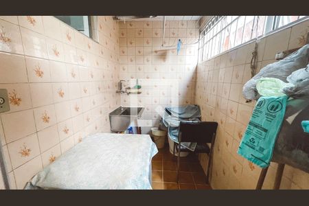 Área de Serviço de apartamento para alugar com 2 quartos, 70m² em Conjunto Residencial Novo Pacaembu, São Paulo