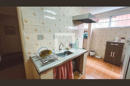 Cozinha de apartamento para alugar com 2 quartos, 70m² em Conjunto Residencial Novo Pacaembu, São Paulo