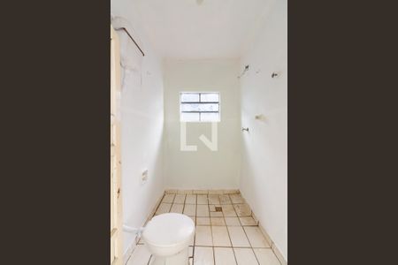 Banheiro de casa à venda com 2 quartos, 125m² em Cipava, Osasco