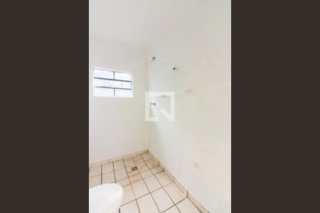 Banheiro de casa à venda com 2 quartos, 125m² em Cipava, Osasco