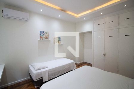 Quarto 1 de apartamento à venda com 3 quartos, 150m² em Copacabana, Rio de Janeiro