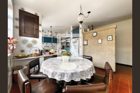 Cozinha de casa à venda com 4 quartos, 250m² em Belvedere, Belo Horizonte