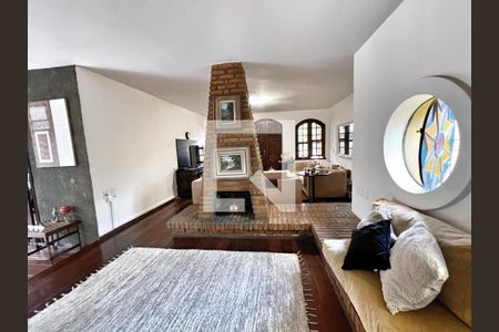 Sala de casa à venda com 4 quartos, 250m² em Belvedere, Belo Horizonte