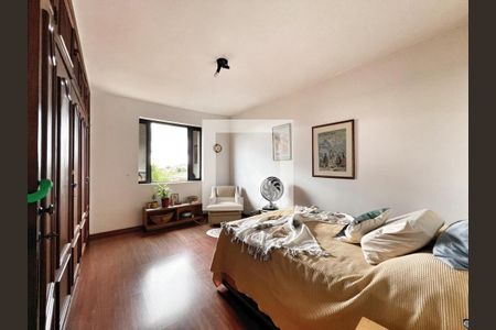 Suíte  de casa à venda com 4 quartos, 250m² em Belvedere, Belo Horizonte