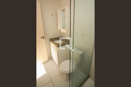 Banheiro da Suíte de apartamento à venda com 3 quartos, 69m² em Teresópolis, Porto Alegre