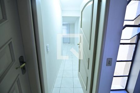Corredor de apartamento para alugar com 3 quartos, 78m² em Setor Leste Vila Nova, Goiânia