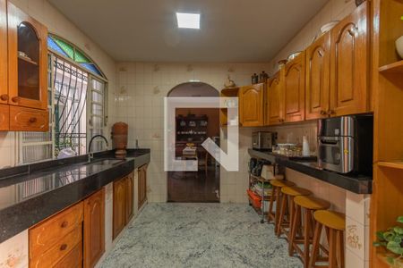 Cozinha de casa à venda com 4 quartos, 313m² em Alípio de Melo, Belo Horizonte