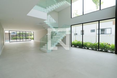 Sala de casa de condomínio à venda com 5 quartos, 600m² em Barra da Tijuca, Rio de Janeiro