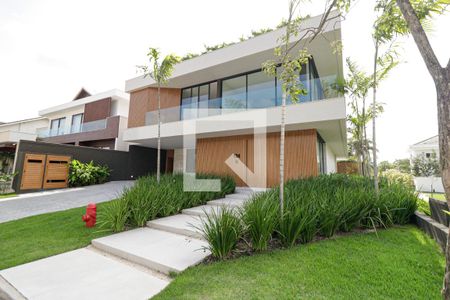 Fachada de casa de condomínio à venda com 5 quartos, 600m² em Barra da Tijuca, Rio de Janeiro