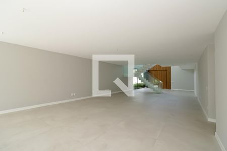 Sala de casa de condomínio à venda com 5 quartos, 600m² em Barra da Tijuca, Rio de Janeiro