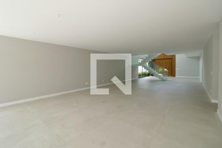 Sala de casa de condomínio à venda com 5 quartos, 600m² em Barra da Tijuca, Rio de Janeiro