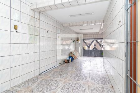 Garagem de casa para alugar com 3 quartos, 390m² em Jardim Guaianazes, São Paulo
