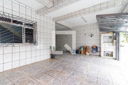 Garagem de casa para alugar com 3 quartos, 390m² em Jardim Guaianazes, São Paulo