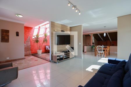 Sala de TV de casa à venda com 6 quartos, 470m² em Vila Basileia, São Paulo