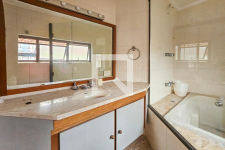 Banheiro de apartamento para alugar com 4 quartos, 500m² em Vila Julia, Guarujá