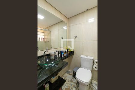 Banheiro de apartamento à venda com 1 quarto, 38m² em Centro, Campinas