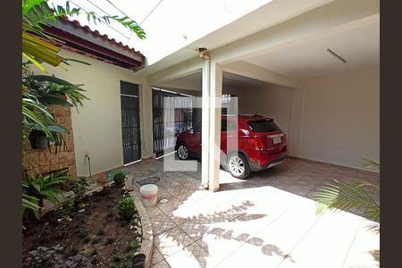 Garagem de casa à venda com 3 quartos, 280m² em Vila Picinin, São Paulo