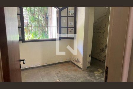 Casa à venda com 5 quartos, 253m² em Itaipu, Niterói