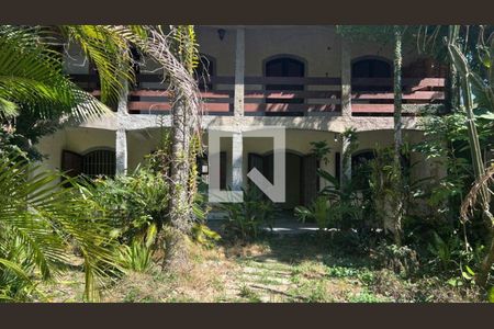 Casa à venda com 5 quartos, 253m² em Itaipu, Niterói
