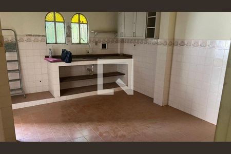 Casa à venda com 5 quartos, 253m² em Itaipu, Niterói