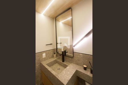 Banheiro de kitnet/studio para alugar com 1 quarto, 30m² em Campo Belo, São Paulo