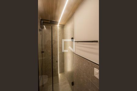 Banheiro de kitnet/studio para alugar com 1 quarto, 30m² em Campo Belo, São Paulo