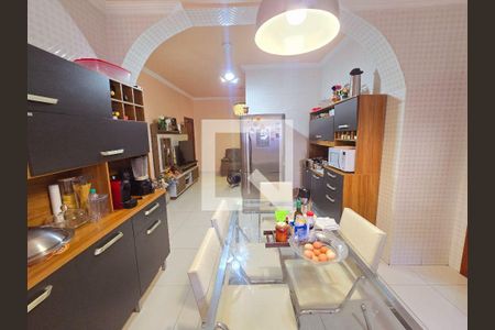 Casa à venda com 4 quartos, 250m² em Fátima, Niterói