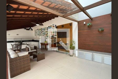 Casa à venda com 3 quartos, 350m² em São Francisco, Niterói