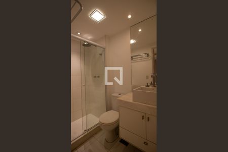 Banheiro da Suíte de apartamento à venda com 2 quartos, 70m² em Barra da Tijuca, Rio de Janeiro