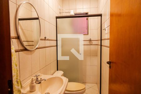 Banheiro de serviço de casa à venda com 4 quartos, 356m² em Vila Guiomar, Santo André