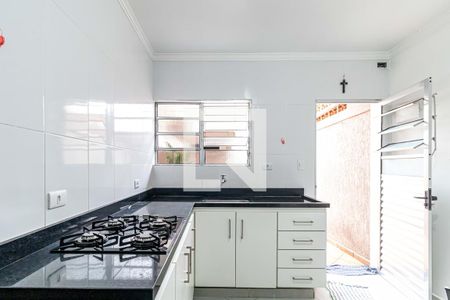 Cozinha de casa para alugar com 1 quarto, 35m² em Jardim Joao Xxiii, São Paulo
