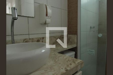 Banheiro de apartamento à venda com 2 quartos, 58m² em Padroeira, Osasco