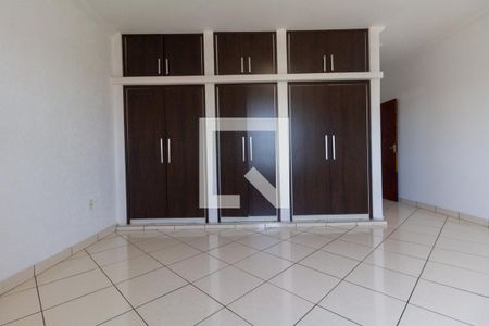 Quarto 1 de casa para alugar com 3 quartos, 373m² em Vila Ré, São Paulo