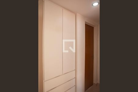 Corredor de apartamento à venda com 3 quartos, 70m² em Chácara Inglesa, São Paulo