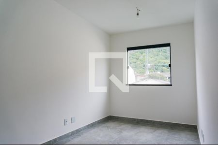 Quarto 2 de casa à venda com 4 quartos, 140m² em Piratininga, Niterói