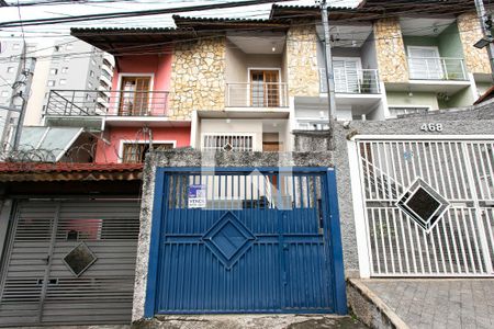 Fachada de casa à venda com 3 quartos, 200m² em Vila Esperança, São Paulo