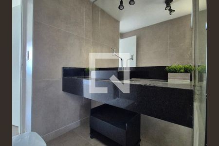 Banheiro da Suíte de apartamento à venda com 2 quartos, 110m² em Barra da Tijuca, Rio de Janeiro