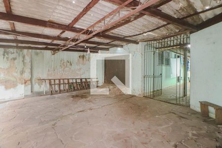 Garagem de casa à venda com 3 quartos, 300m² em Sarandi, Porto Alegre