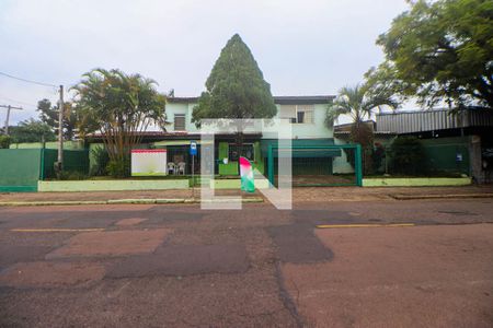 Fachada de casa à venda com 3 quartos, 300m² em Sarandi, Porto Alegre