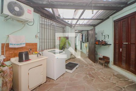 Pátio de casa à venda com 3 quartos, 300m² em Sarandi, Porto Alegre