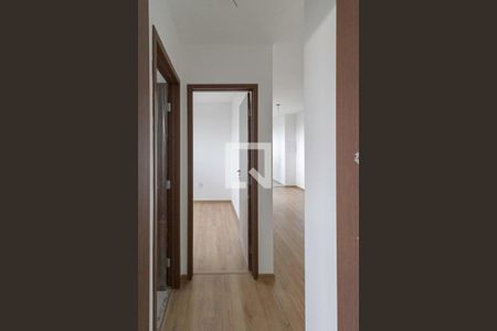 Corredor de apartamento à venda com 2 quartos, 43m² em Juliana, Belo Horizonte