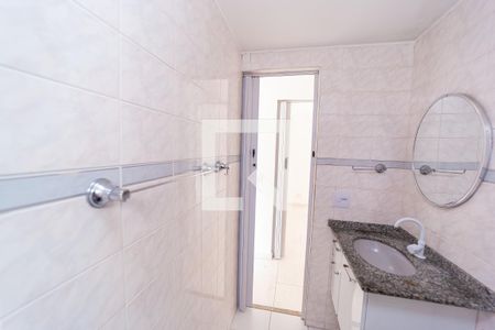 Banheiro de apartamento à venda com 2 quartos, 57m² em Cangaiba, São Paulo