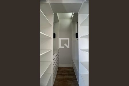 Closet da Suíte de apartamento para alugar com 2 quartos, 180m² em Cerqueira César, São Paulo