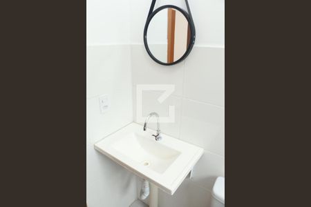 Banheiro - torneira de apartamento para alugar com 2 quartos, 50m² em Jardim Alvorada, Nova Iguaçu